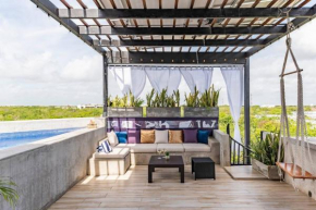 Rooftop Pool Paradise with Ruin Views